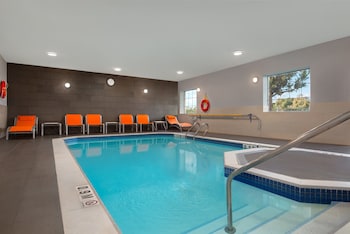 Holiday Inn Express Hotel & Suites Barrie By Ihg,Barrie - Orillia>>Barrie,3 star