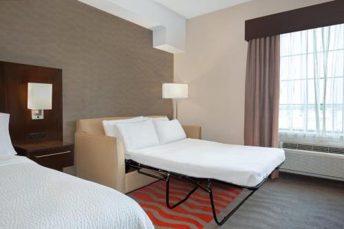holiday inn express hotel and suites barrie by ihg