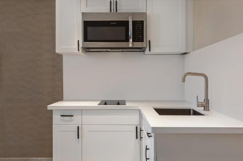 holiday inn express hotel and suites barrie by ihg