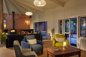 awaroa lodge