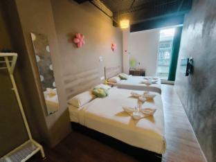 hotel flora plus