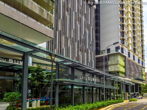 resort hostel in city