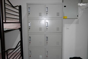 resort hostel in city