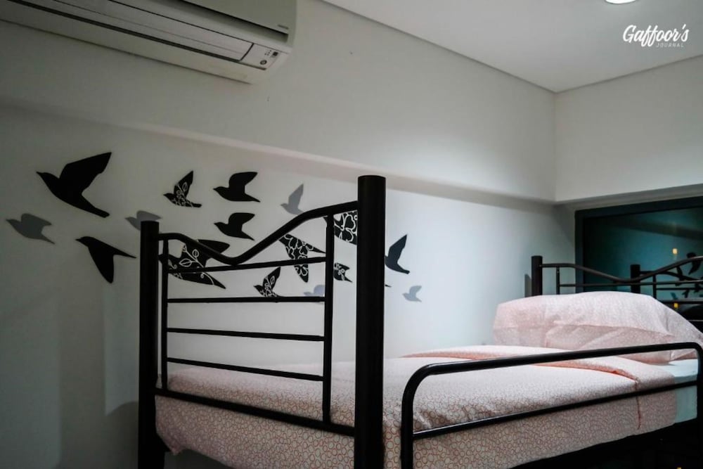 resort hostel in city