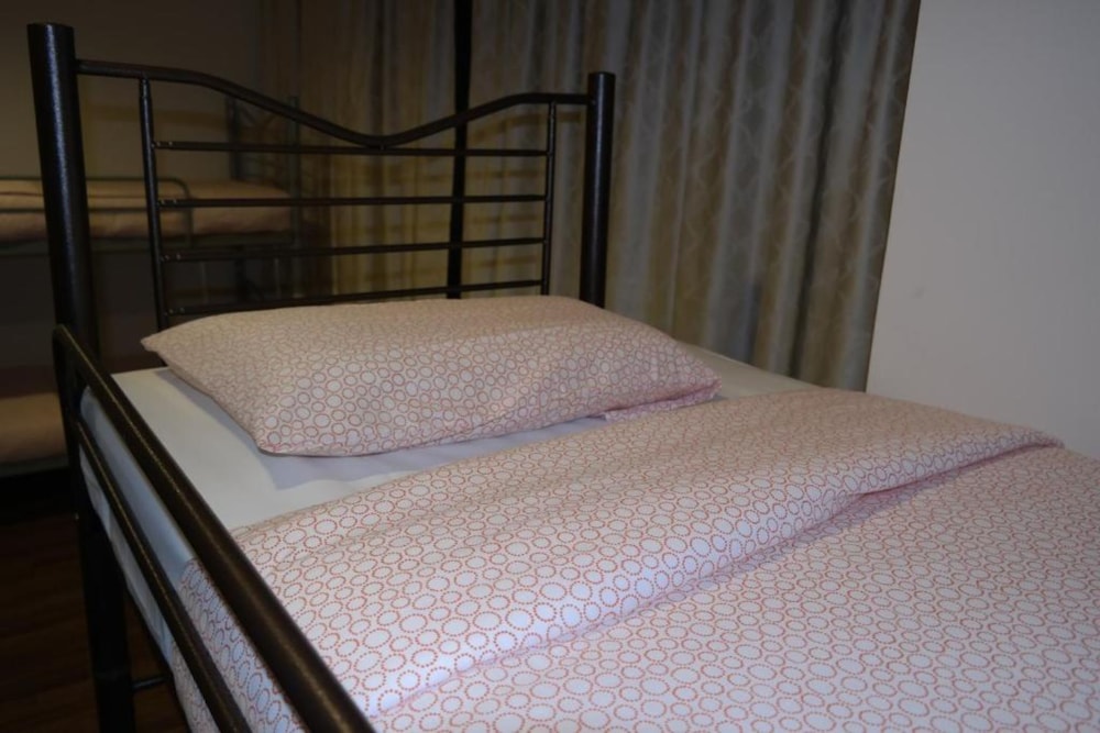 resort hostel in city