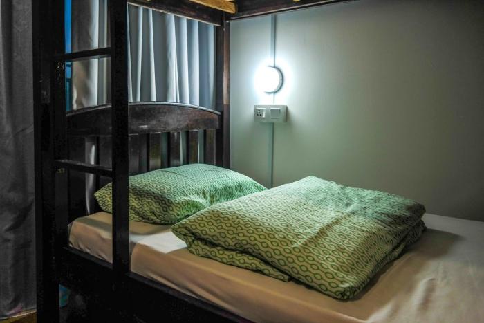 resort hostel in city