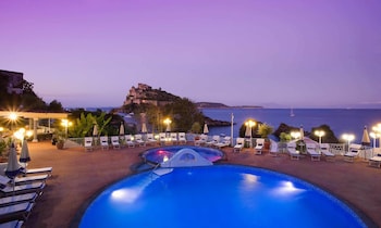 strand hotel terme delfini