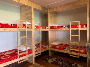 Shoestrings Backpackers & Bar,Near Victoria Falls,2 star
