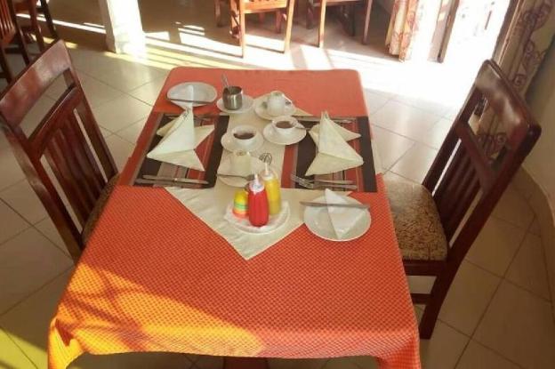uhuru 50 hotel