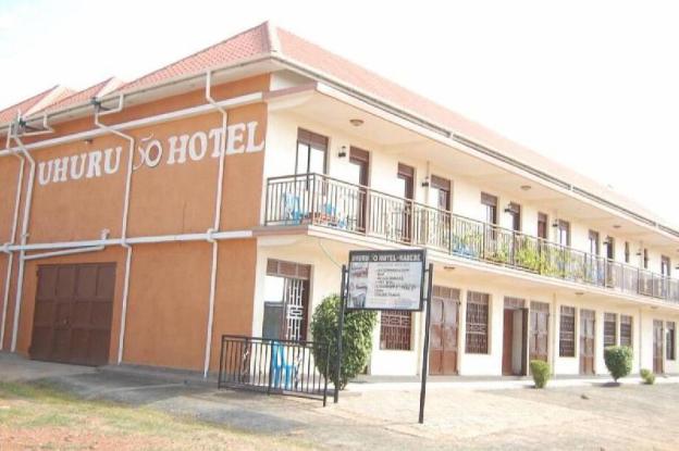 uhuru 50 hotel
