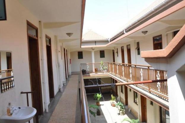 uhuru 50 hotel