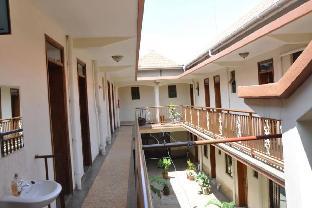 uhuru 50 hotel