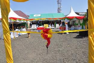 uhuru 50 hotel