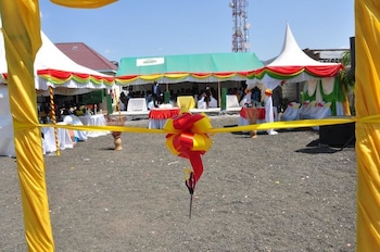 uhuru 50 hotel