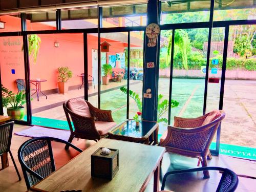 chat house soi 18 mithuna chiangrai