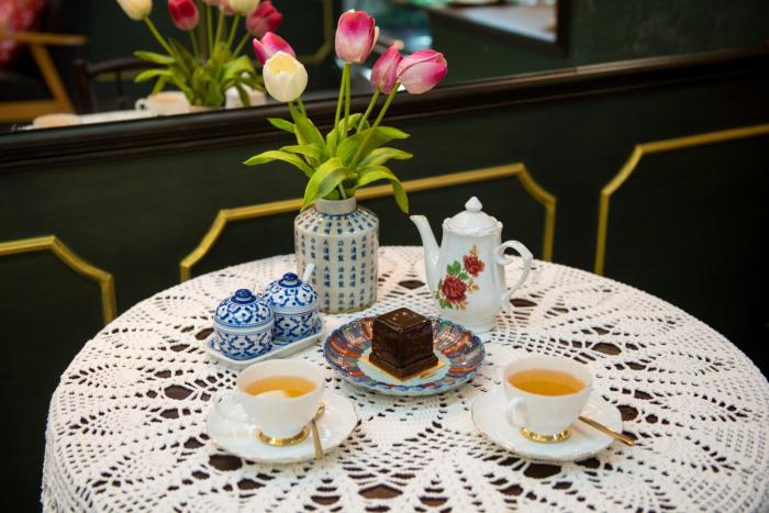 the neighbors hostel adults only