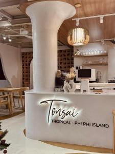 phi phi ton sai place