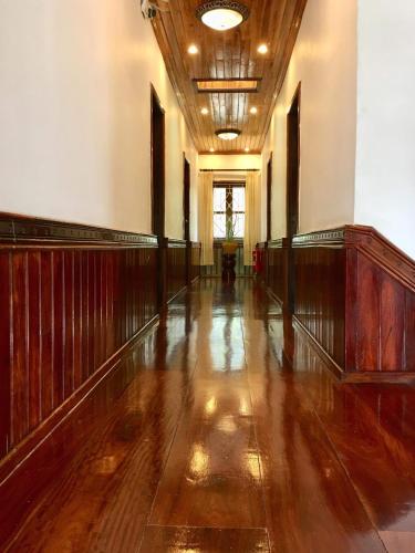 villay vanh place house