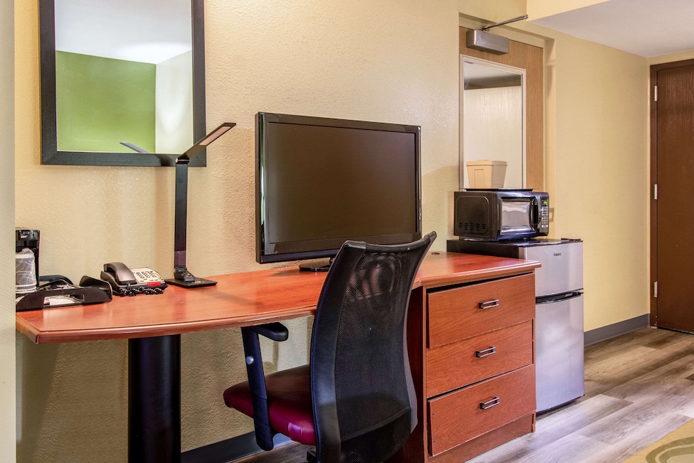 quality inn baytown near houston raceway park