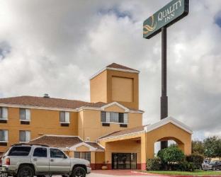 Quality Inn Baytown Near Houston Raceway Park,Near San Jacinto Mall,2 star