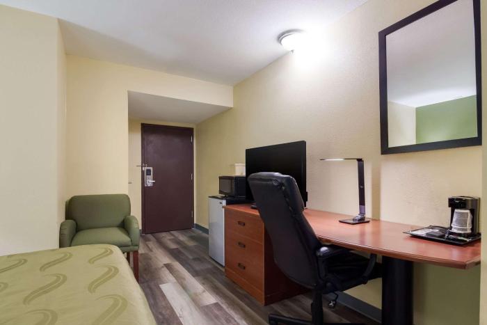 quality inn baytown near houston raceway park