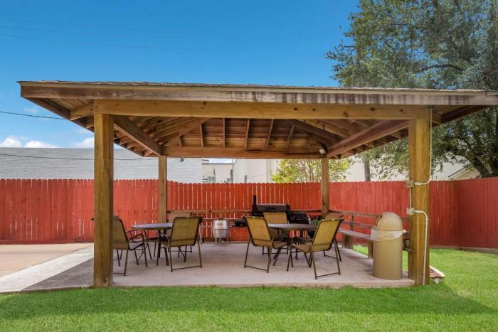 quality inn baytown near houston raceway park