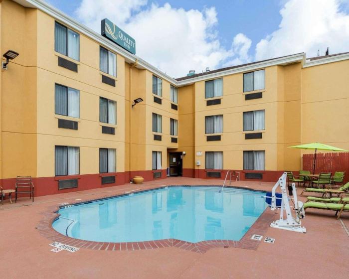 quality inn baytown near houston raceway park