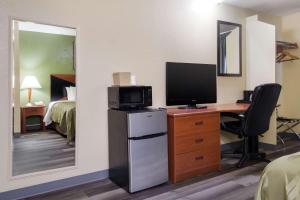 quality inn baytown near houston raceway park