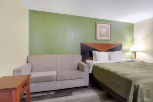 quality inn baytown near houston raceway park
