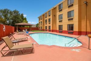 quality inn baytown near houston raceway park