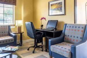 quality inn baytown near houston raceway park