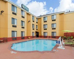 quality inn baytown near houston raceway park