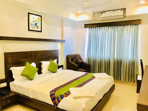 regalia inn and suites