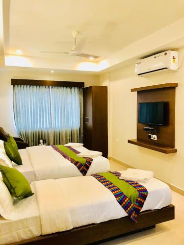 regalia inn and suites