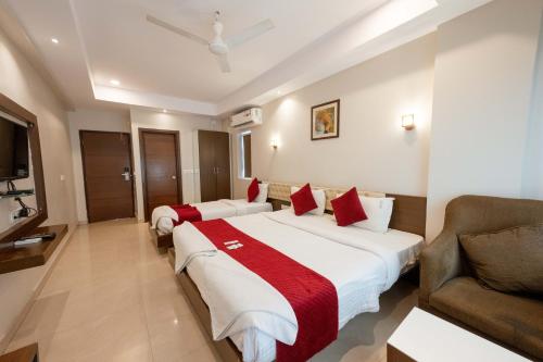 regalia inn and suites