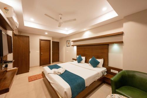 regalia inn and suites