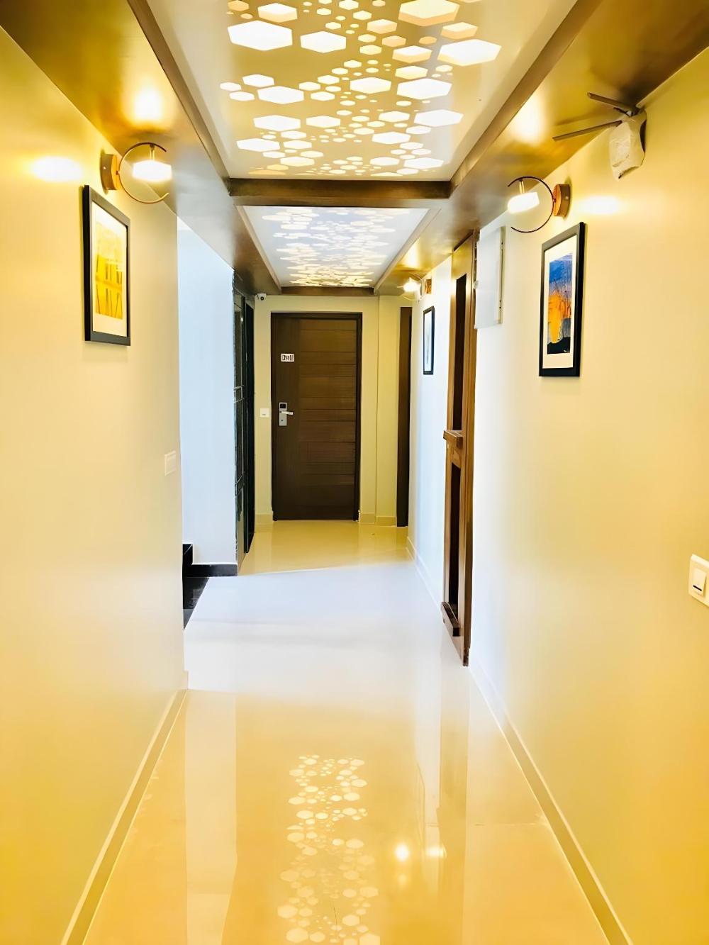 regalia inn and suites