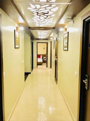 regalia inn and suites