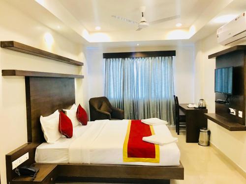 regalia inn and suites