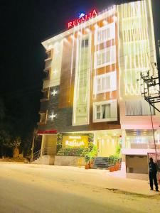 regalia inn and suites