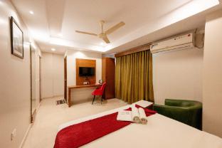 regalia inn and suites