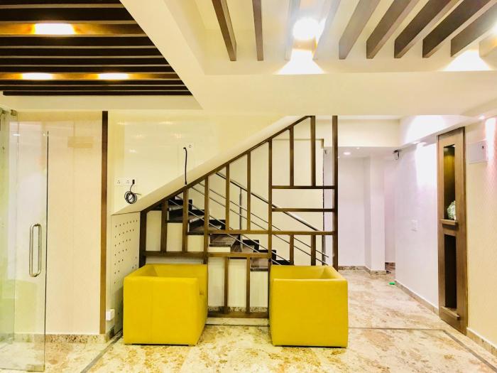 regalia inn and suites