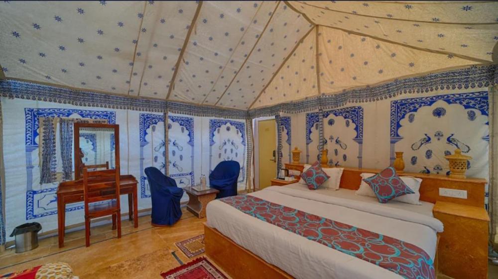 jaisalmer desert resort