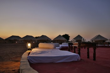 jaisalmer desert resort