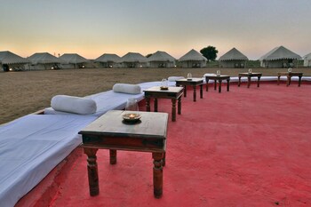 jaisalmer desert resort