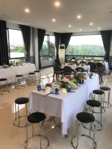 thanh thu 1 hotel
