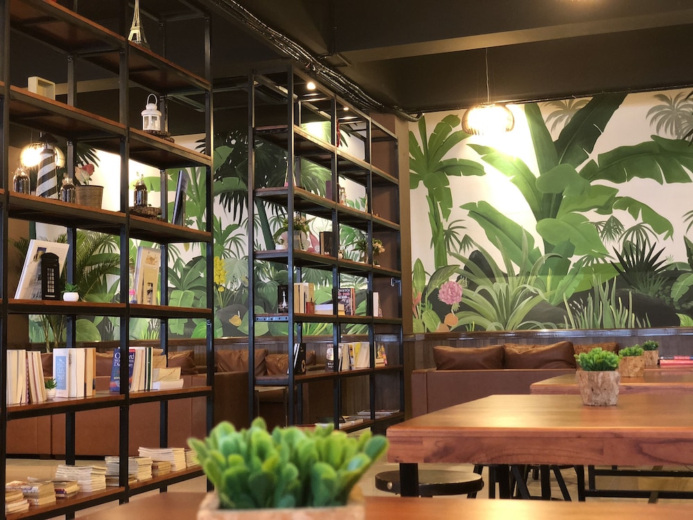 phung hung boutique hotel