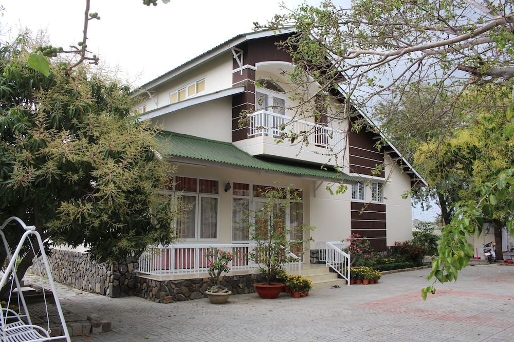 friends homestay hostel