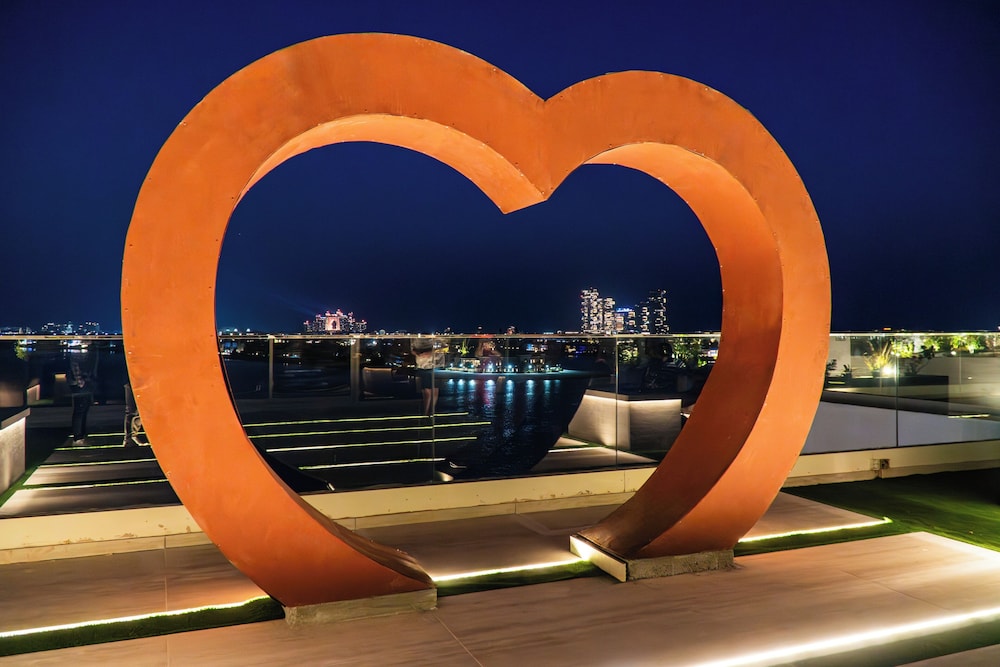 royal central hotel and resort