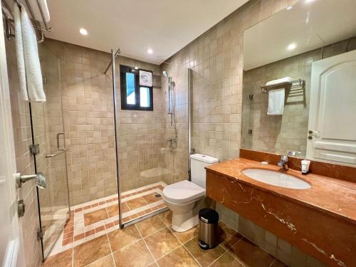 loren suites corniche